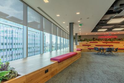 Tende a rullo, SG 4910, Versascreen 1-10%, Virgin Money, Glasgow, Scotland, United Kingdom