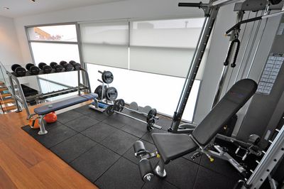 Tende a rullo, SG 4910, Basicscreen 1-10%, Room shot "The Fish Tank – Private Residence", Melbourne, Australia