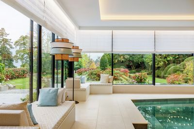 Tende a pacchetto, SG 2360, Colorama 2, Villa at the lake, Lucerne, Switzerland