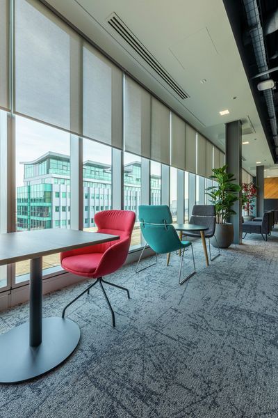 Tende a rullo, SG 4960, Versascreen 1-10%, Virgin Money, Glasgow, Scotland, United Kingdom