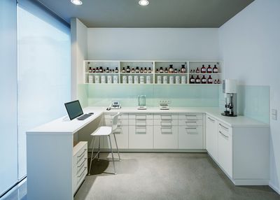 Tende a rullo, SG 4960, Alutex, Room shot "Apotheke Zweydinger", Berlin, Germany