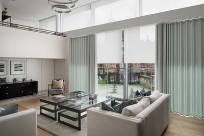 Tende arricciate, SG 5600, Colorama 2, The Crescent, Edinburgh, Scotland, UK